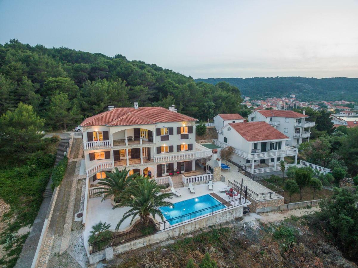 Villa Iz Veli Iz Exterior photo