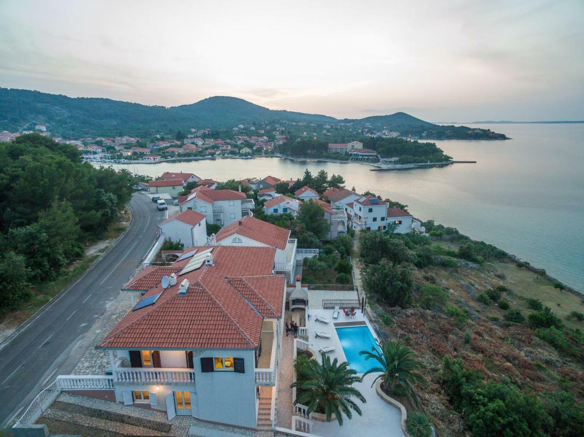 Villa Iz Veli Iz Exterior photo