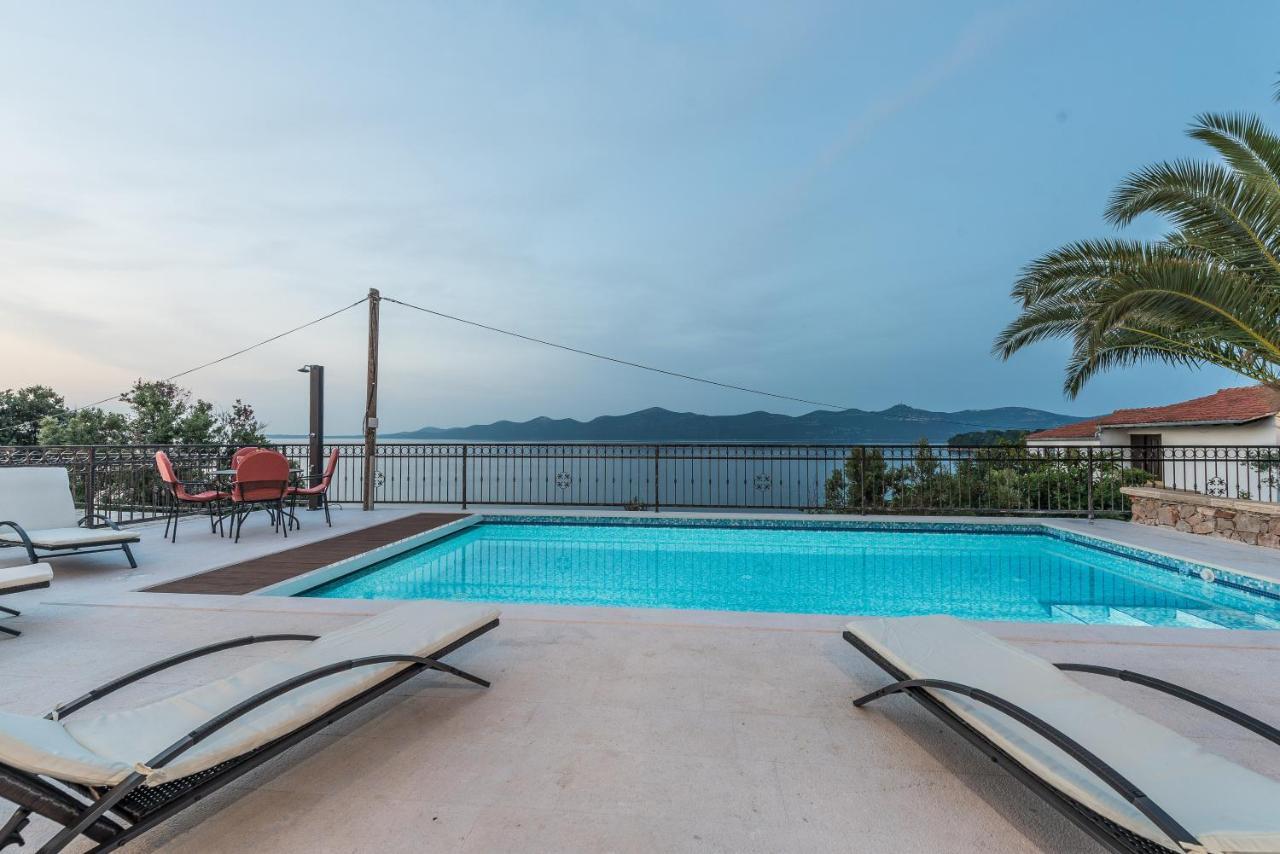 Villa Iz Veli Iz Exterior photo