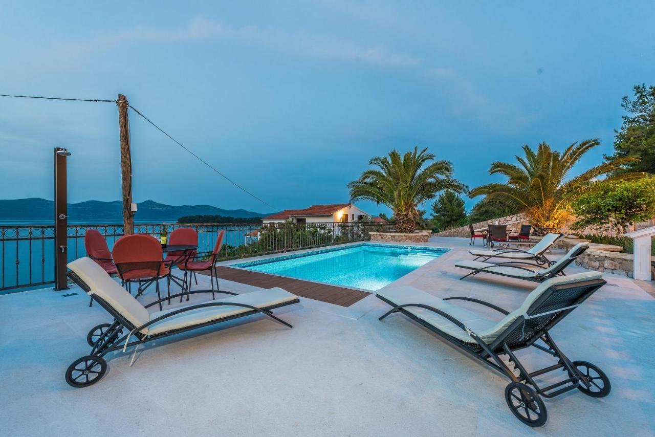 Villa Iz Veli Iz Exterior photo